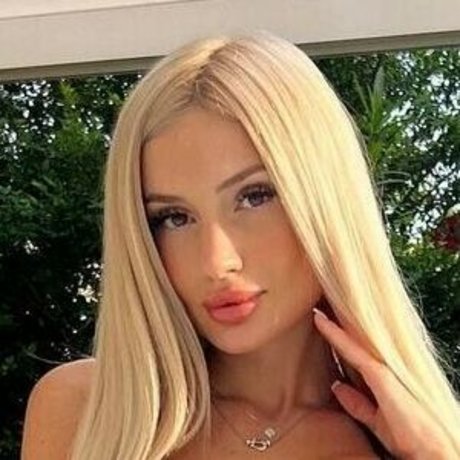 Leakrs__Lea onlyfans leak