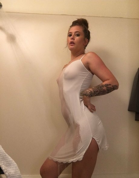 dakotamoonj onlyfans posts