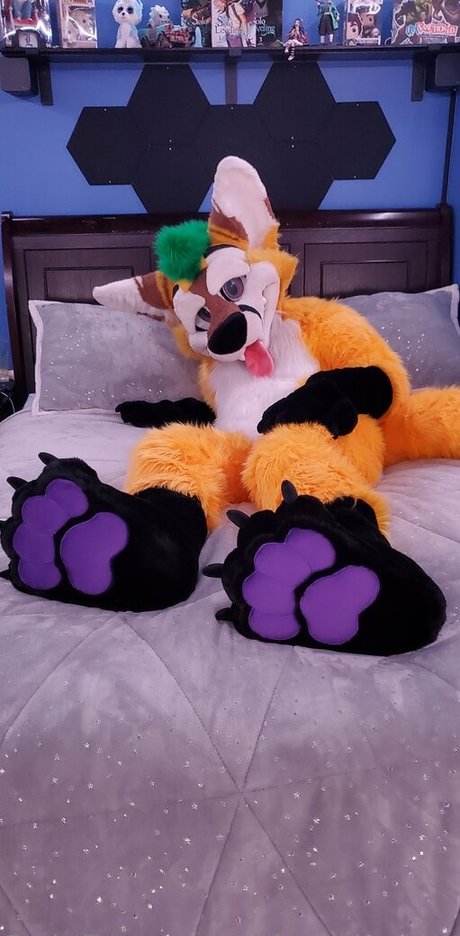 thepineapplefox onlyfans leaked tits