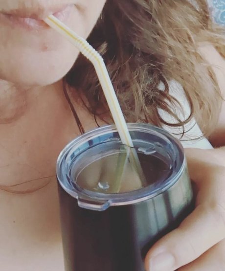 Geekymom Jess only fans photos