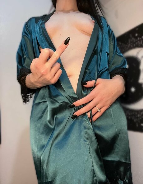 Trixie Addams onlyfans sex