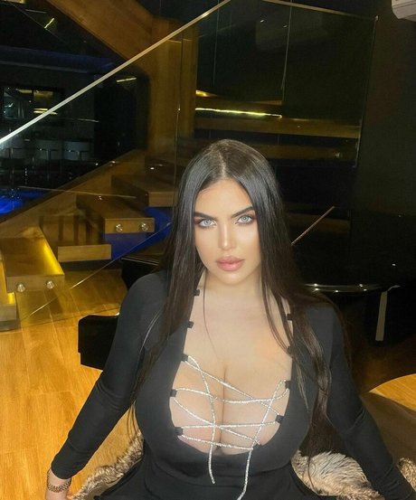 Noure Sahli onlyfans leaked pics