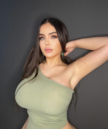 Noure Sahli onlyfans leaks