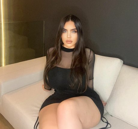 Noure Sahli onlyfans leaked tits