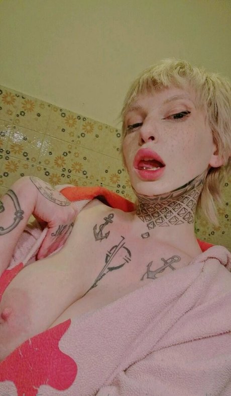 Nausicaa Rondina onlyfans striptease