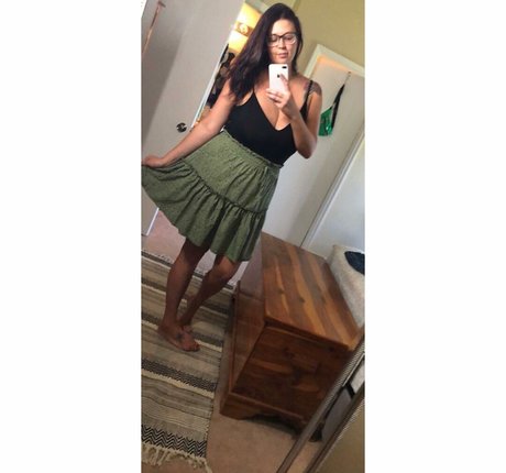 tallnerdywoman onlyfans page