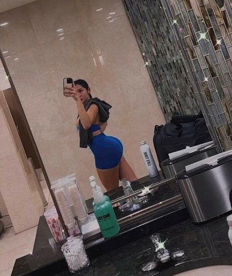 Monabutnotlisa only fans nudes