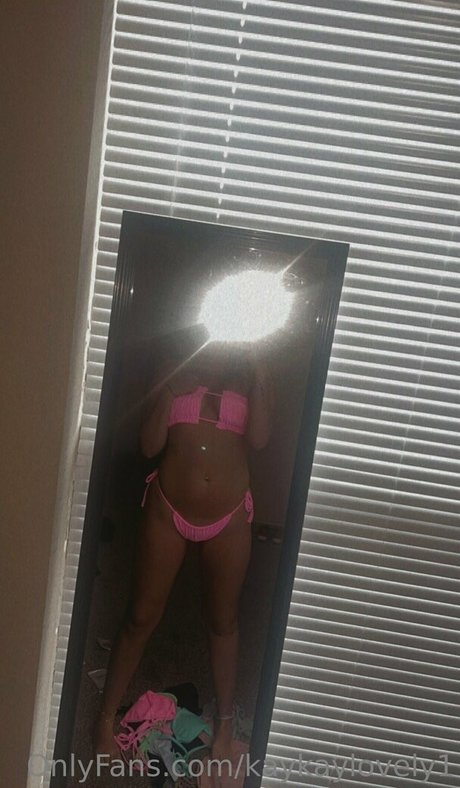 kaykaylovely1 onlyfans model photos