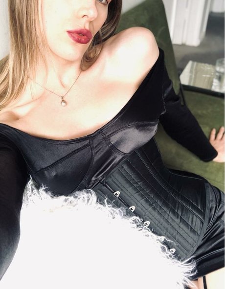 adelaideasterix onlyfans model photos