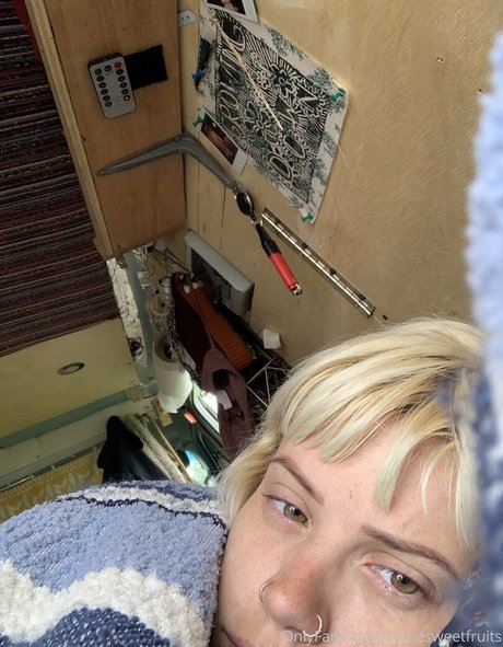 somesweetfruits onlyfans topless