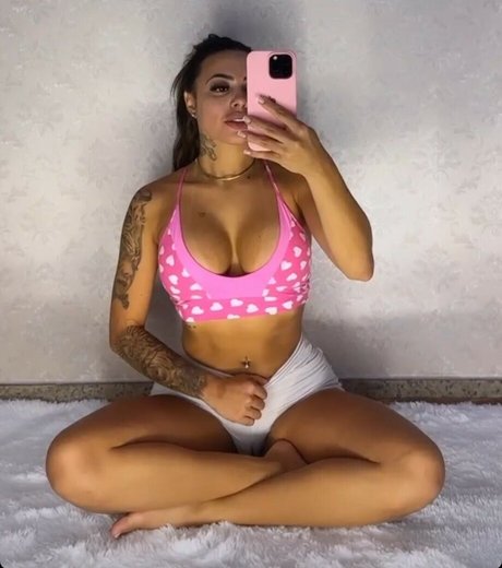 Eduarda Souza onlyfans content