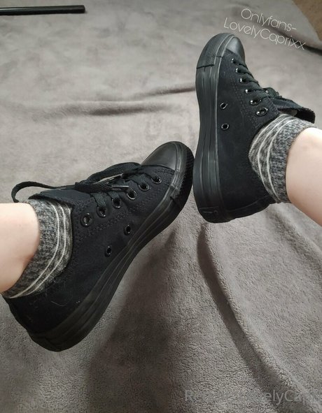 lovelycaprixx onlyfans porn