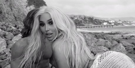 La Demi onlyfans striptease