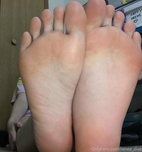 renee diaz feet onlyfans