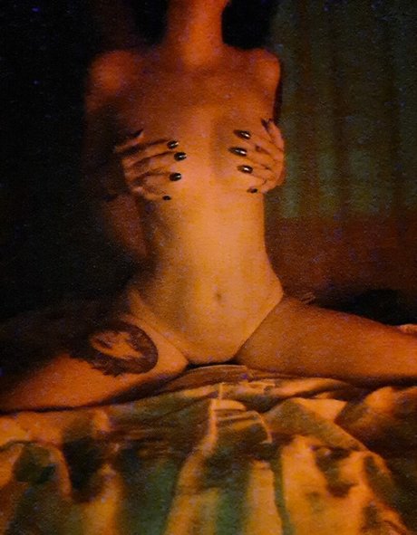 Darkersidejewel onlyfans nudes