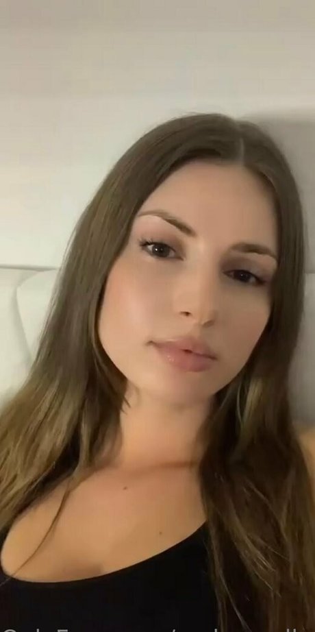 luu iiza topless onlyfans