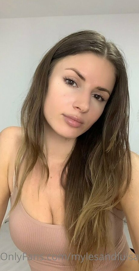 luu iiza leak only fans