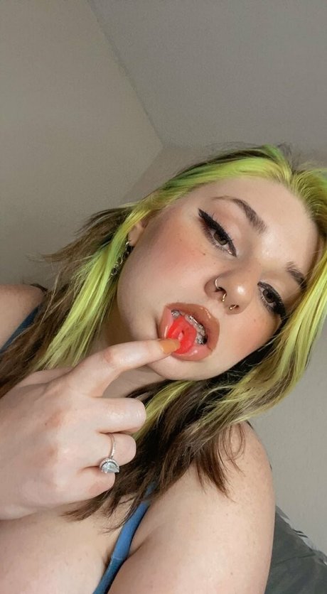 victoriascottlyn onlyfans leaks.