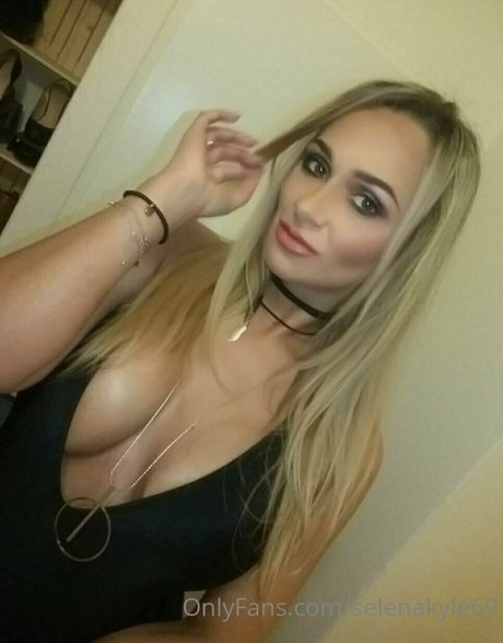 selenakyle69 onlyfans hot