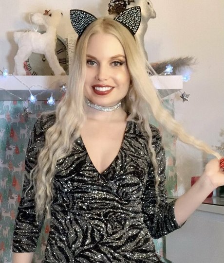 ittybittyprettykittyfree onlyfans strip