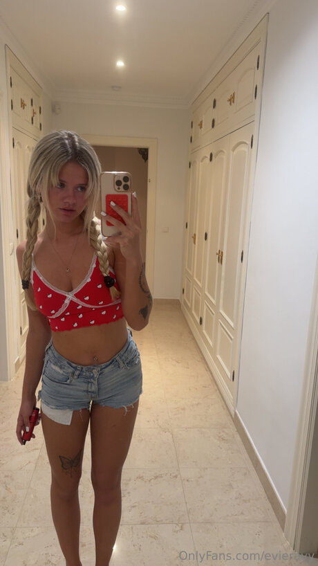 Evierayy porn onlyfans