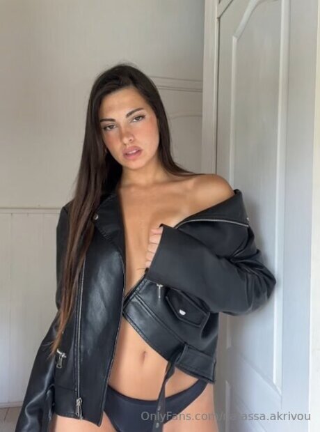 Elenayumi only fans pics