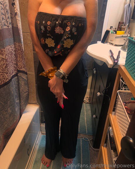 Moxiepowers onlyfans nude porn