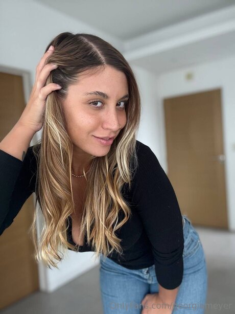 Georgiameyer onlyfans nude pics