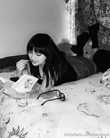 Januarymarii free onlyfans