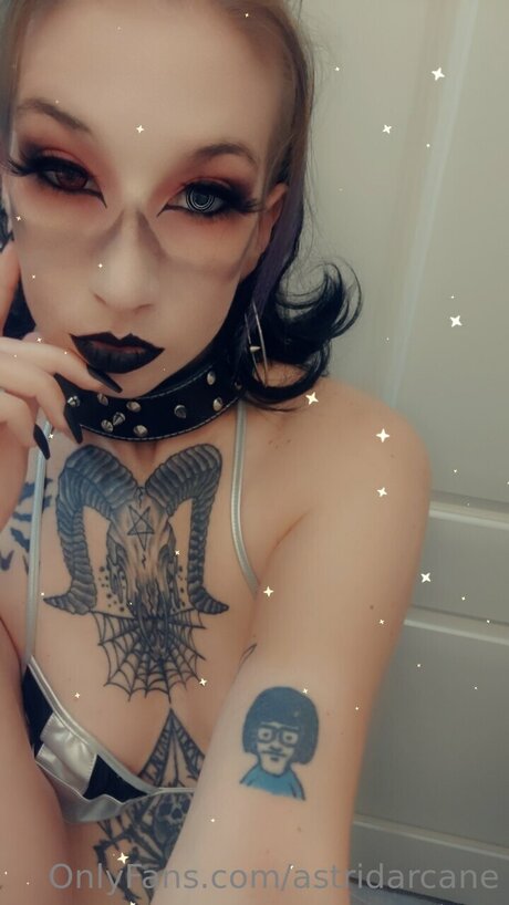 Astridarcane onlyfans creator