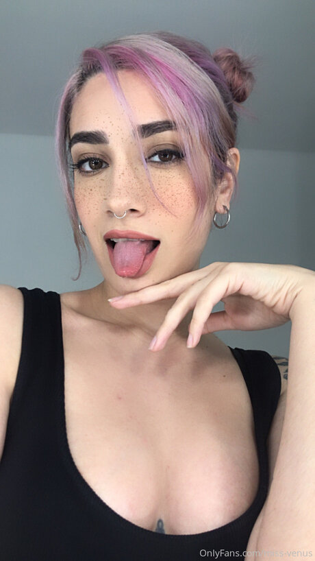 Miss Venus onlyfans tits