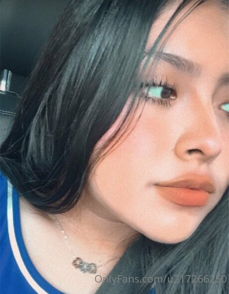 Estrellita Valen onlyfans leaks