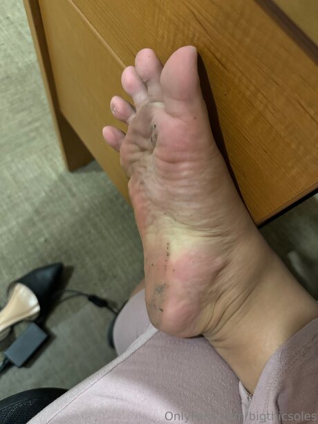 Bigthicsoles onlyfans naked leaked