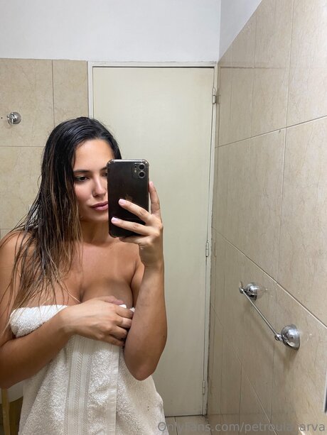 Petroula Arva onlyfans creator