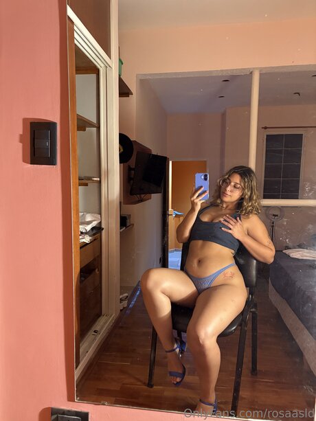 Rosaasld nude on onlyfans