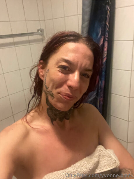 Yvonne Black onlyfans joi