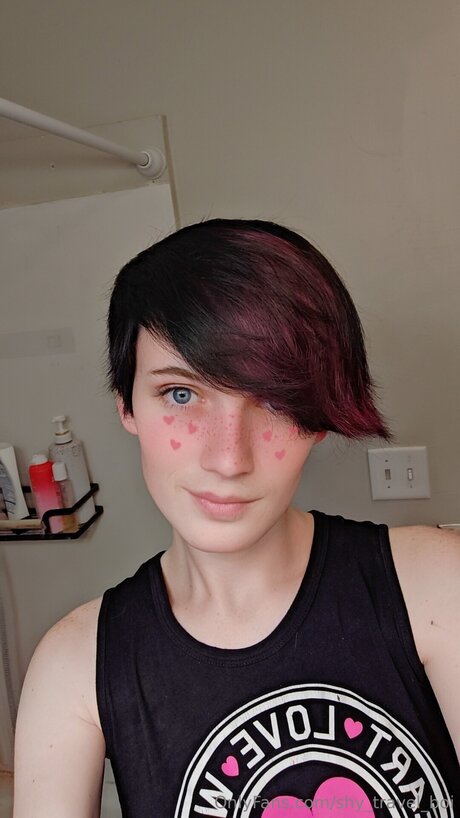 Shy Travel Boi onlyfans leak