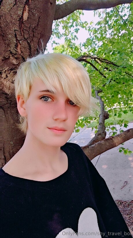 Shy Travel Boi xxx only fans