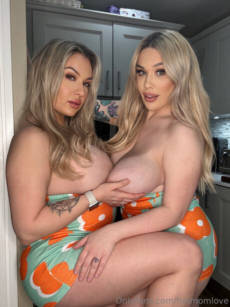 Badmomhouse topless onlyfans