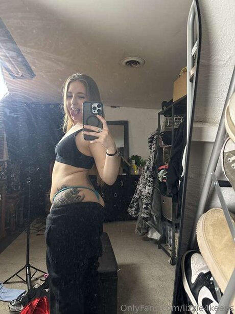Lizzie4keeps ass onlyfans