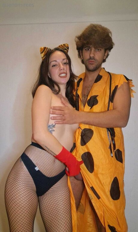 Quenomirees onlyfans strip tease