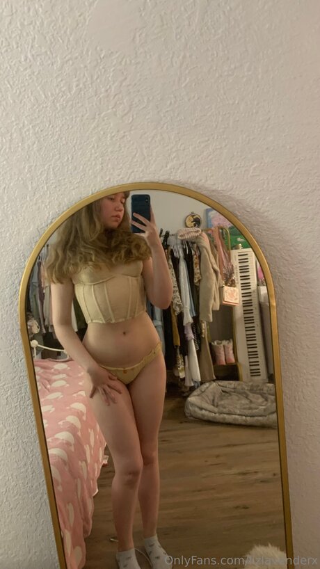 Lizlavenderx onlyfans naked leaks