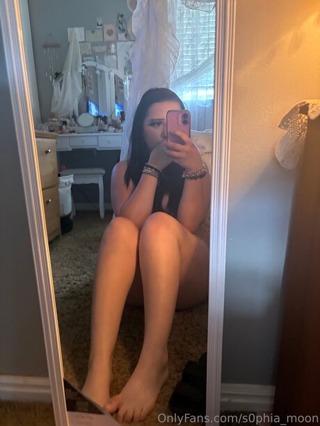 S0phia Moon boobs onlyfans