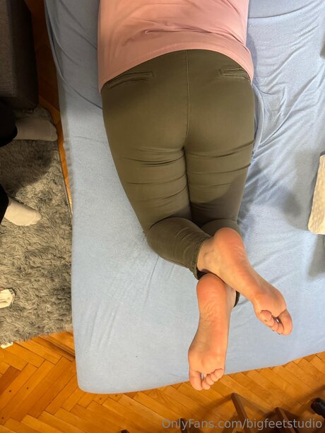 Bigfeetstudio nudes only fans