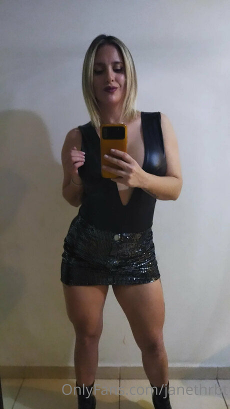 Janethrbt onlyfans posts