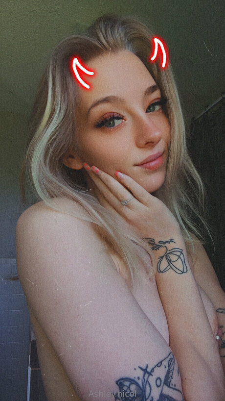 Ashley Nicol onlyfans naked leaks