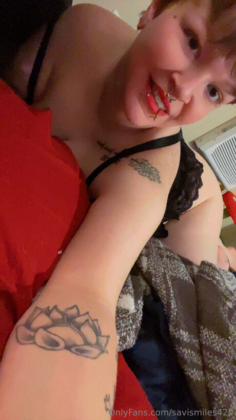 Savismiles420 only fans pics