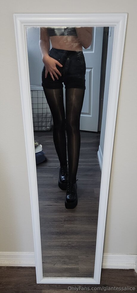 Giantessalice onlyfans leaks nude