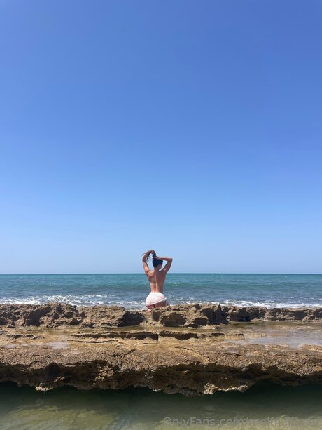 Melmillioner onlyfans model photos