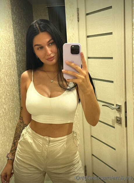 Emilyy Ly onlyfans leaked